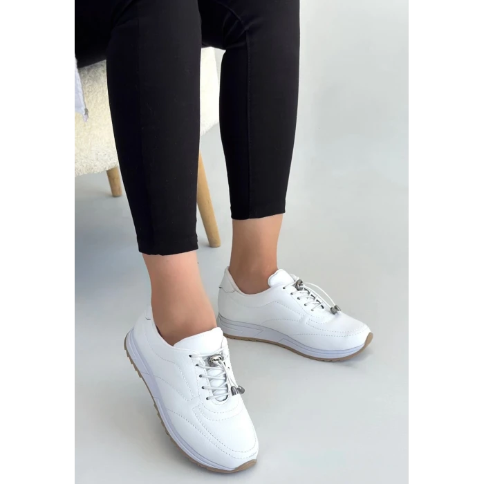 Finna Beyaz Cilt Bağcıklı Spor Ayakkabı