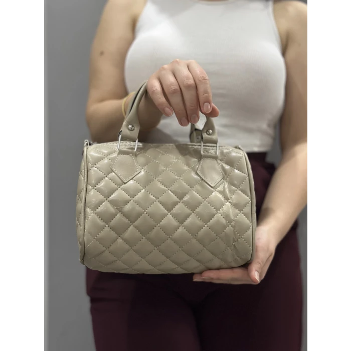 Kapaksız kapitone bej cilt çanta