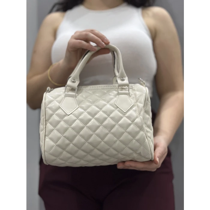 Kapaksız kapitone krem cilt çanta