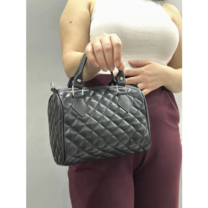 Kapaksız kapitone siyah cilt çanta