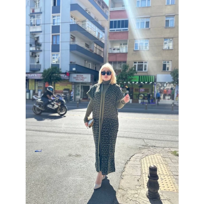 Siyah çizgi desenli elbiseli hırka triko takım haki