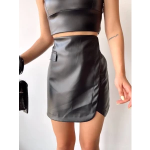 Cep detaylı oval kapaklı deri etek siyah h240048