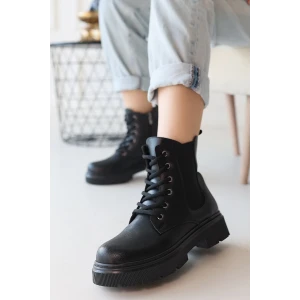 Daum Siyah Cilt Bağcıklı Bot