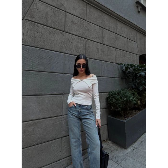 Kelebek yaka uzun kol bluz beyaz