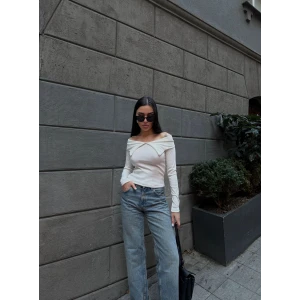 Kelebek yaka uzun kol bluz beyaz