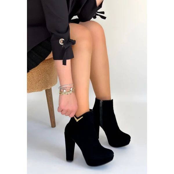 Denta Siyah Süet Topuklu Bot