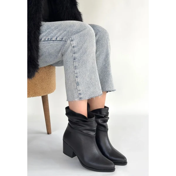 Lukana Siyah Cilt Topuklu Körüklü Bot