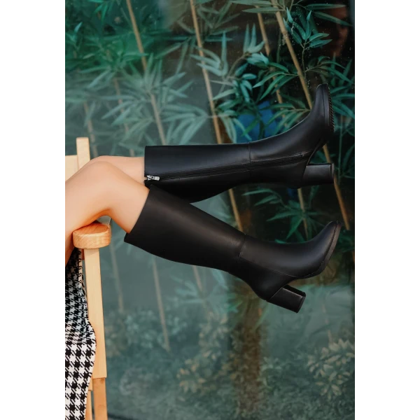 Morena Siyah Desenli Cilt Topuklu Çizme