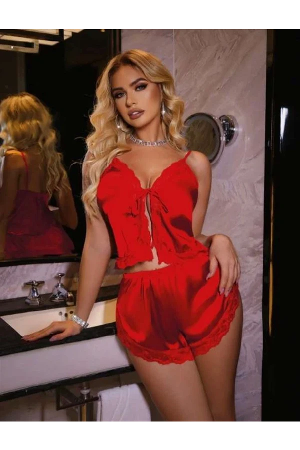 Arias Closet Kırmızı İnce Askılı Dantel İşlemeli Dekolteli Saten Şortlu Takım
