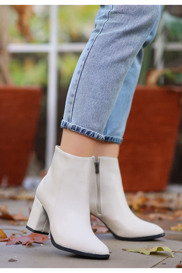 Biya Bej Cilt Topuklu Bot