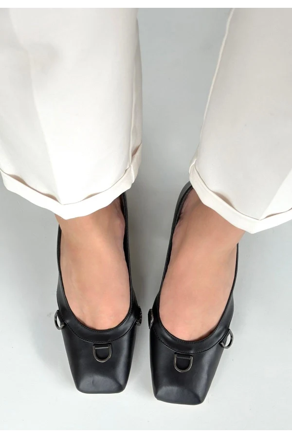 Cande Siyah Cilt Topuklu Ayakkabı