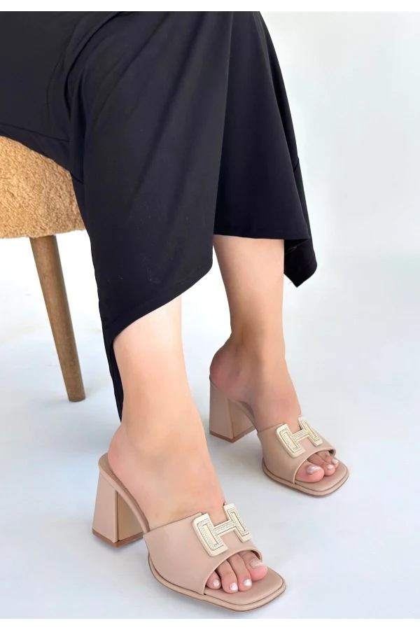 Caren Bej Cilt Topuklu Terlik