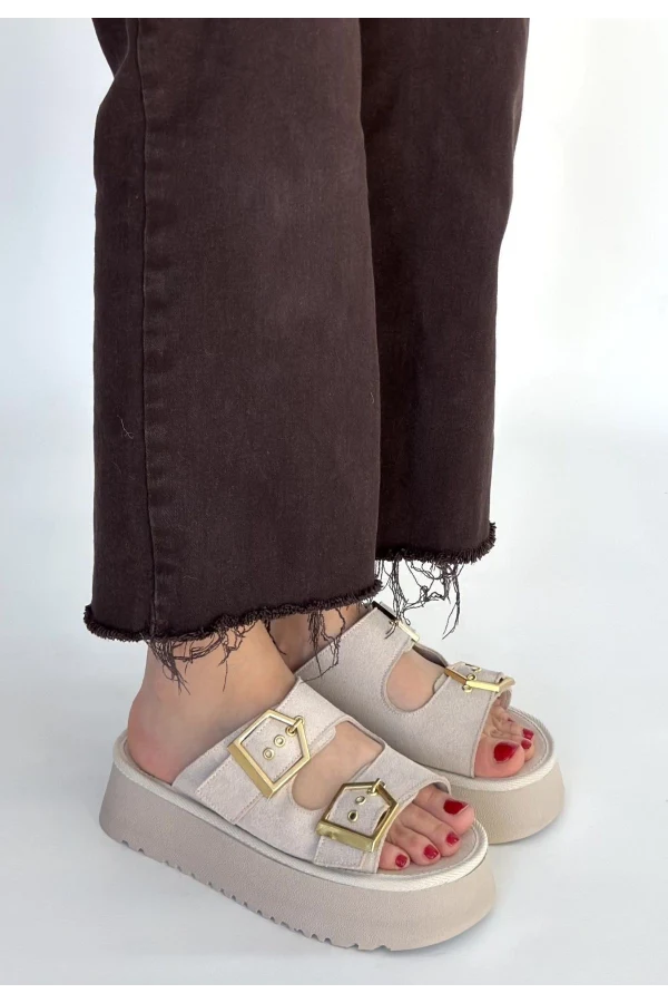 Coer Bej Süet Çift Tokalı Terlik