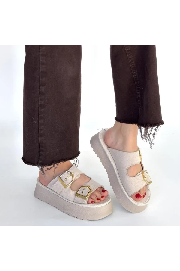 Coer Bej Süet Çift Tokalı Terlik