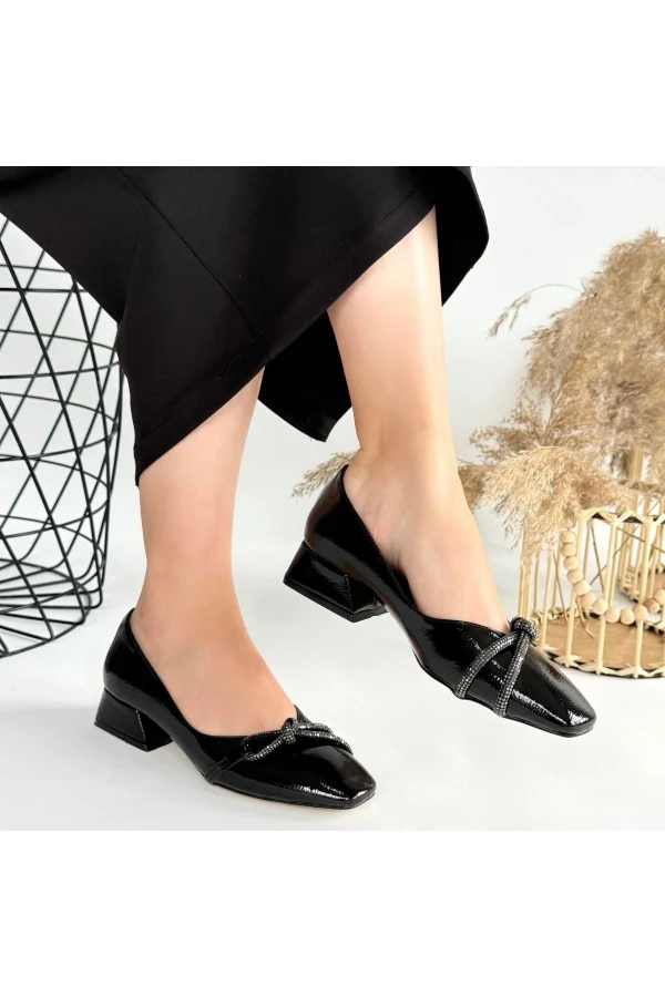 Estay Siyah Rugan Topuklu Ayakkabı