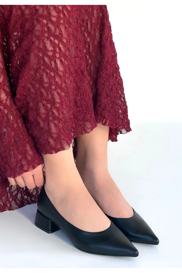 Ferla Siyah Cilt Topuklu Ayakkabı