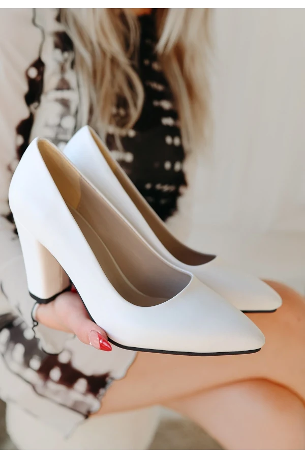 Giort Beyaz Cilt Topuklu Ayakkabı