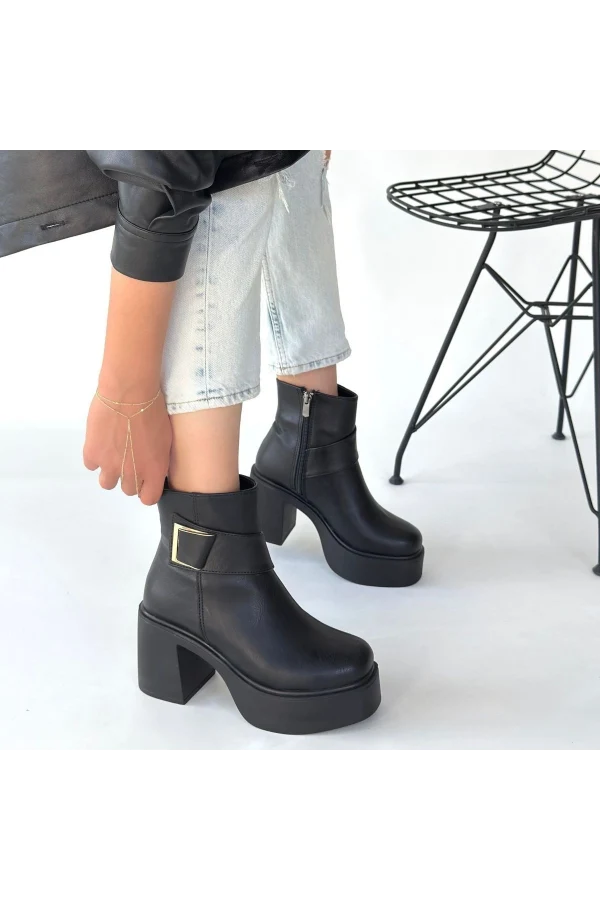 Lonji Siyah Cilt Topuklu Bot