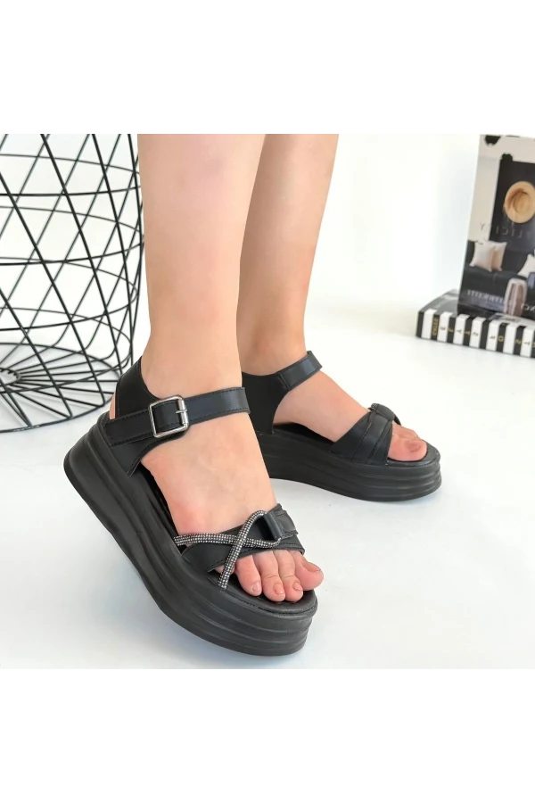 Luno Siyah Cilt Kemerli Sandalet