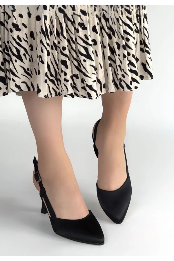 Minde Siyah Saten Topuklu Ayakkabı