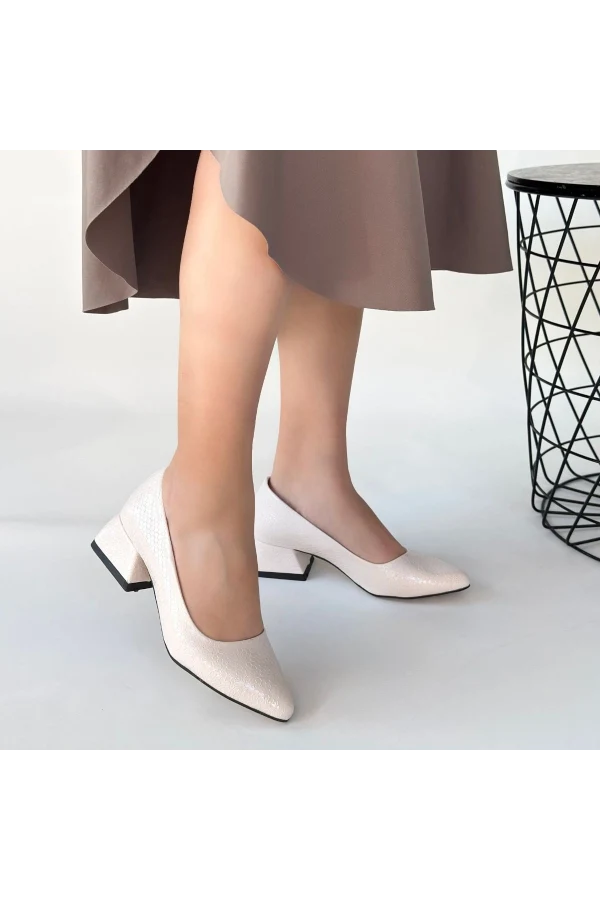 Nitya Bej Baskılı Rugan Topuklu Ayakkabı