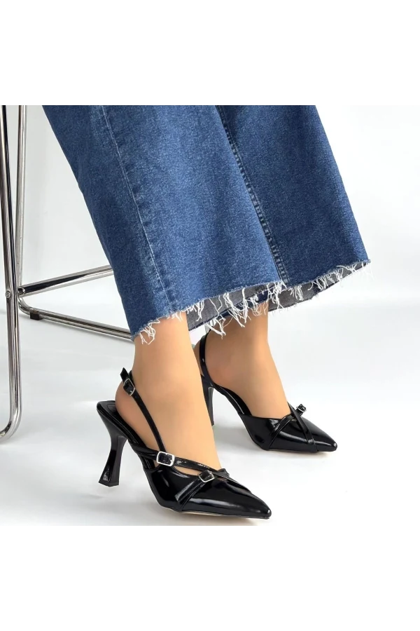 Tetti Siyah Rugan Topuklu Ayakkabı