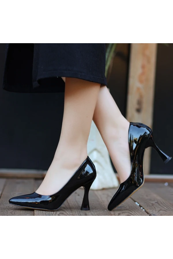 Ulba Siyah Rugan Stiletto Ayakkabı