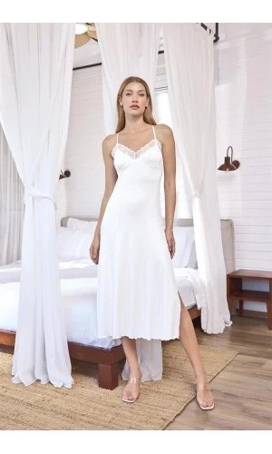 Arias Closet Dantelli ve Dekolteli Yırtmaçlı Gecelik