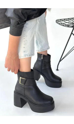 Lonji Siyah Cilt Topuklu Bot