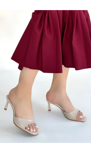 Ribay Bej Rugan Topuklu Terlik