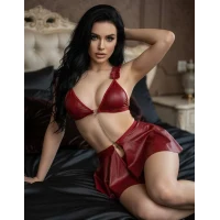 Arias Closet Bordo Göğüs Dekolteli Mini Etekli Fantezi Deri Takım