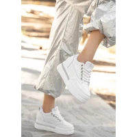 Lulu Siyah Cilt Beyaz Tabanlı Bağcıklı Spor Ayakkabı