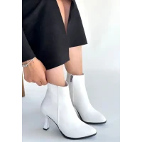 Mişha Beyaz Cilt Topuklu Bot