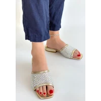 Ortu Gümüş Cilt İşlemeli Terlik