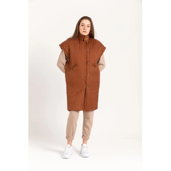 Kapitone Kumaş Kapüşonlu Oversize/Salaş Düğmeli Kadın Yelek-Camel