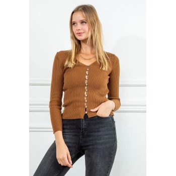 Triko Kumaş V Yaka Tam Kalıp Düğmeli Kadın Hırka-Kahve
