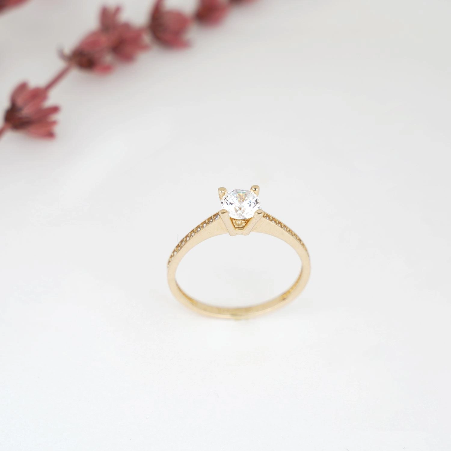 14 Ayar Tektaşlı Altın Minimal Yüzük