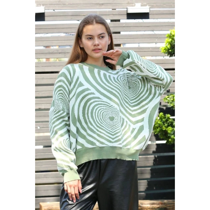 Beyaz kalp çizgili kazak mint