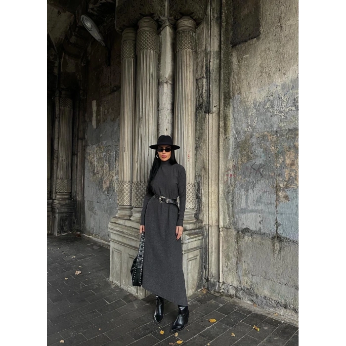 Boğazlı kalın bürümcük uzun elbise siyah