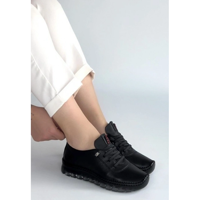 Kitta Siyah Deri Bağcıklı Spor Ayakkabı