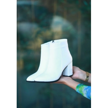 Biya Beyaz Cilt Topuklu Bot