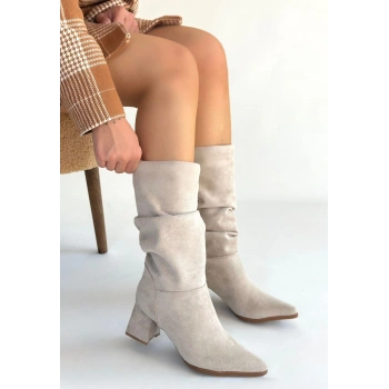 Titen Bej Süet Körüklü Topuklu Çizme