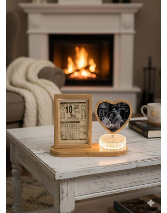 Dönen Ahşap LEDli fotoğraf çerçevesi + İstediğiniz tarihli takvim yaprağı ile.