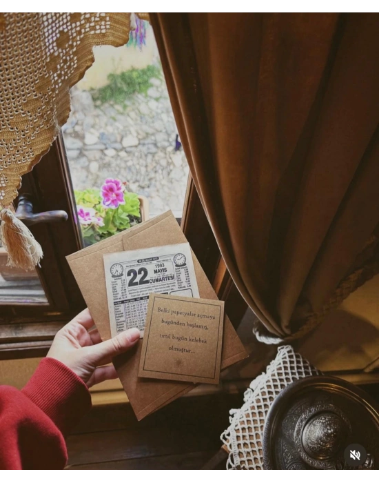 Anneler Gününe Özel Mühürlü Nostalji Zarf & 2 Adet Takvim Yaprağı -