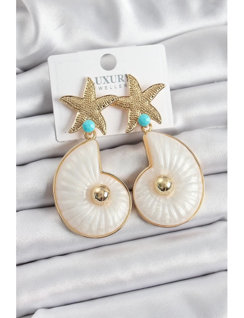 Pirinç Deniz Yıldızı Ve Deniz Kabuğu Figürlü Gold Renk Kadın Küpe