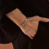 925 Ayar Zirkon Taşı Süslemeli Motifli Kelepçe Bileklik - Silver