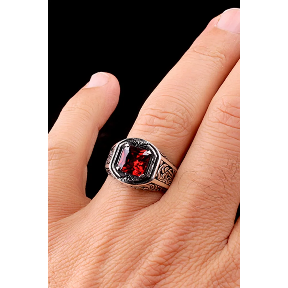 925 Ayar Gümüş Kalem İşlemeli Motif Zirkon Taşlı Erkek Yüzük Silver