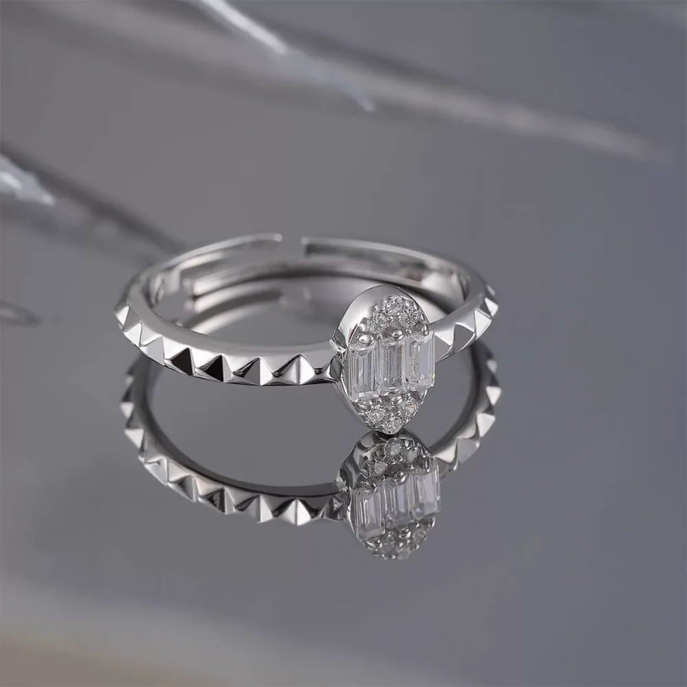 925 Ayar Zirkon Taş Süslemeli Baget Taşlı Elips Gümüş Yüzük Silver