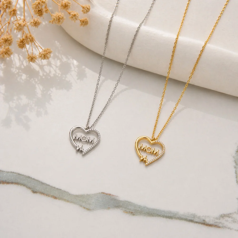925 Ayar Gümüş  MOM Yazılı Kalpli Anne Kolye