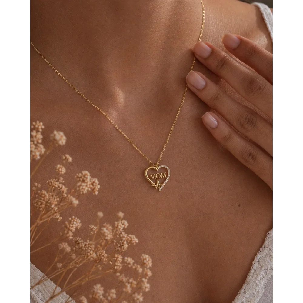 925 Ayar Gümüş  MOM Yazılı Kalpli Anne Kolye